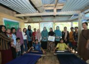Dekranasda Luwu Sambangi Pengrajin Tenun, Bawa Bantuan & Semangat